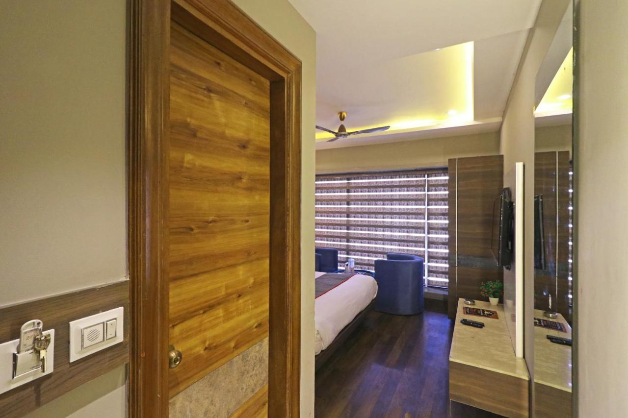 The Ivy Grand Hotel In City Centre With Free Secured Parking New Delhi Exteriör bild