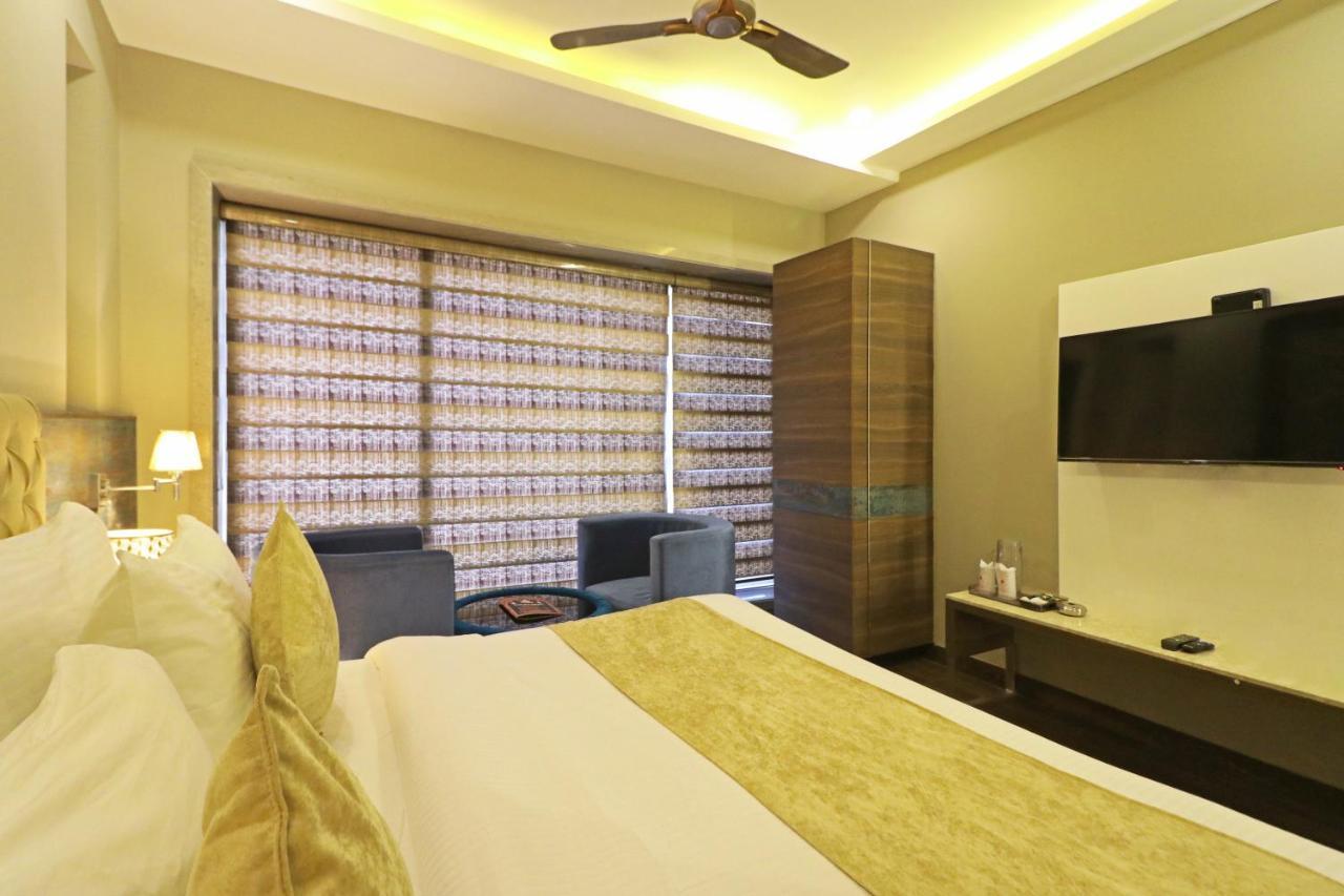 The Ivy Grand Hotel In City Centre With Free Secured Parking New Delhi Exteriör bild