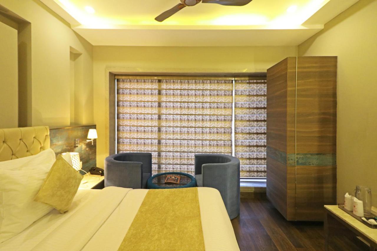 The Ivy Grand Hotel In City Centre With Free Secured Parking New Delhi Exteriör bild