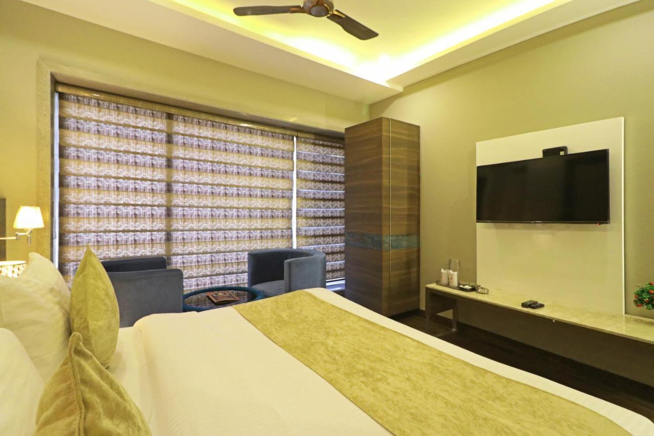 The Ivy Grand Hotel In City Centre With Free Secured Parking New Delhi Exteriör bild