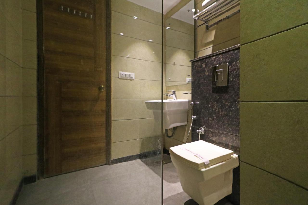 The Ivy Grand Hotel In City Centre With Free Secured Parking New Delhi Exteriör bild