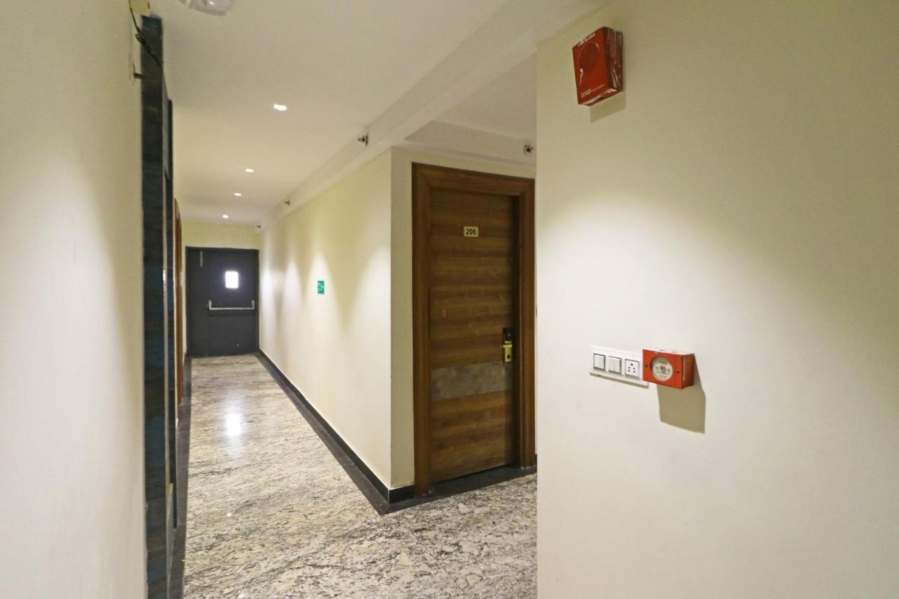 The Ivy Grand Hotel In City Centre With Free Secured Parking New Delhi Exteriör bild