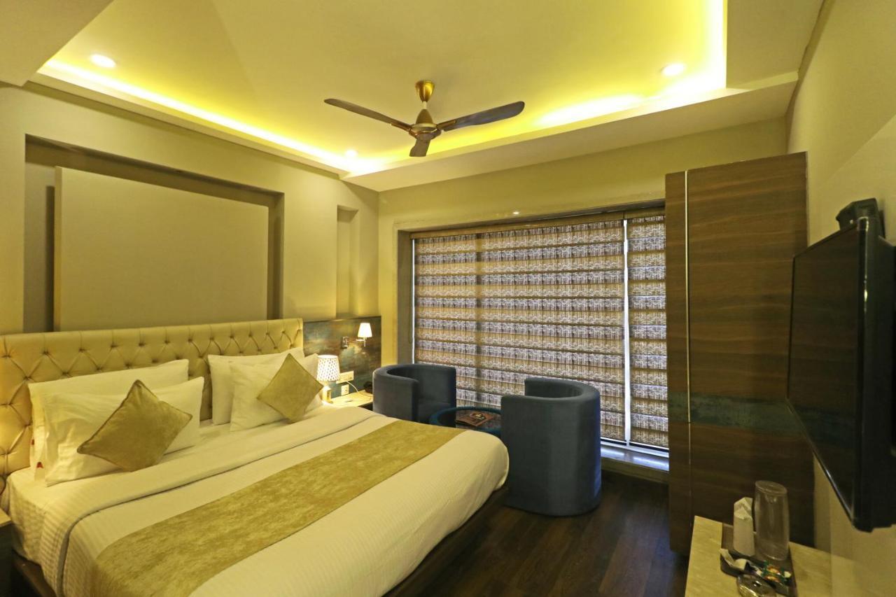 The Ivy Grand Hotel In City Centre With Free Secured Parking New Delhi Exteriör bild