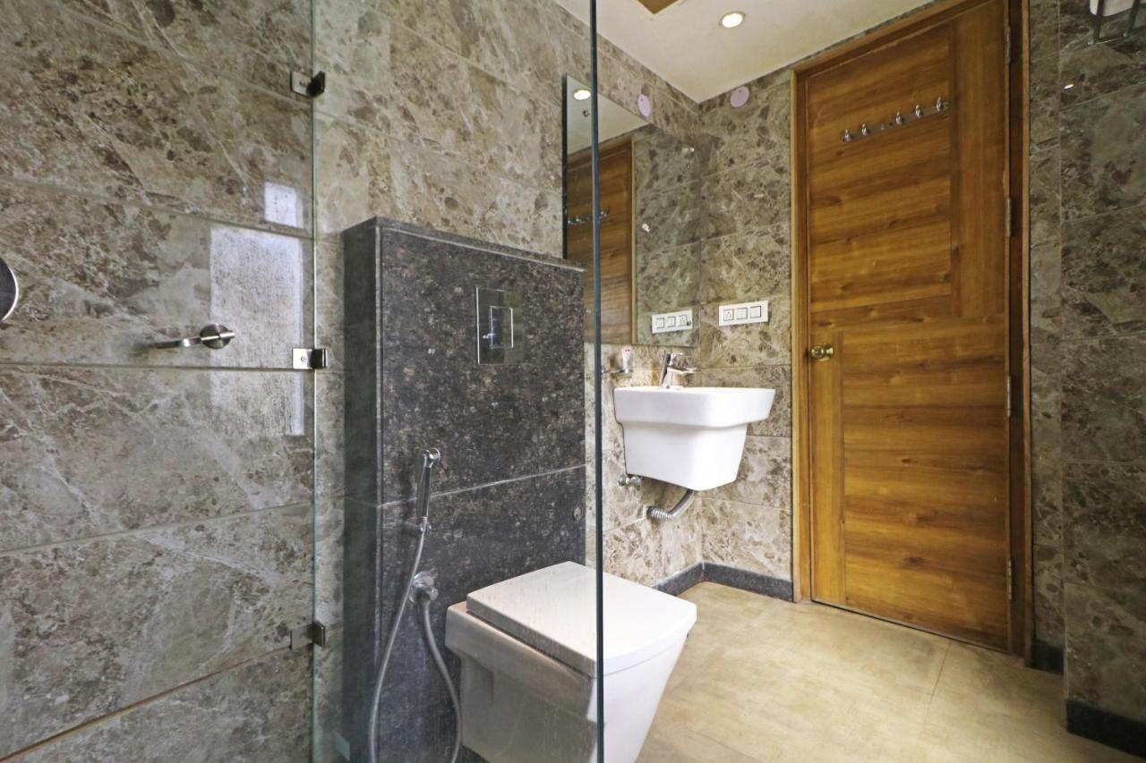 The Ivy Grand Hotel In City Centre With Free Secured Parking New Delhi Exteriör bild