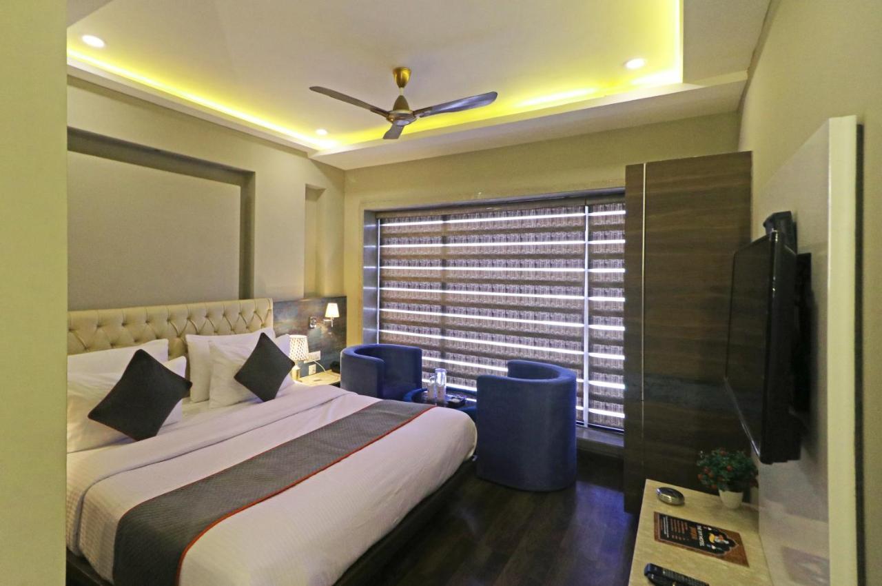 The Ivy Grand Hotel In City Centre With Free Secured Parking New Delhi Exteriör bild
