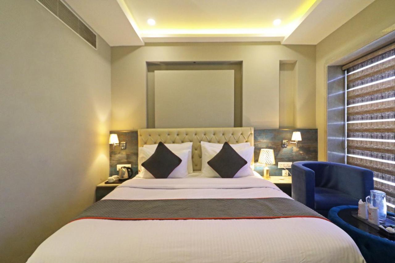 The Ivy Grand Hotel In City Centre With Free Secured Parking New Delhi Exteriör bild