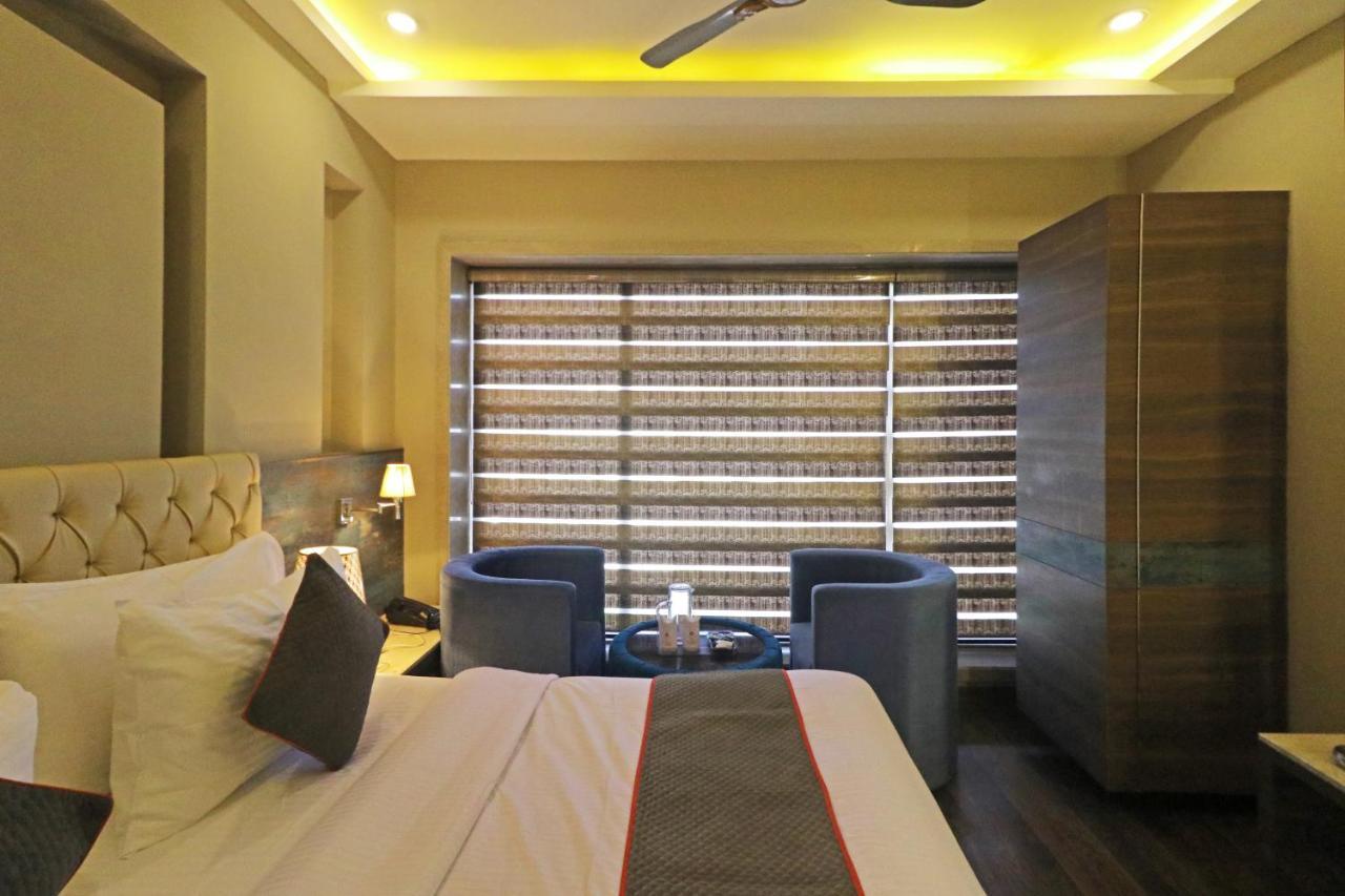 The Ivy Grand Hotel In City Centre With Free Secured Parking New Delhi Exteriör bild