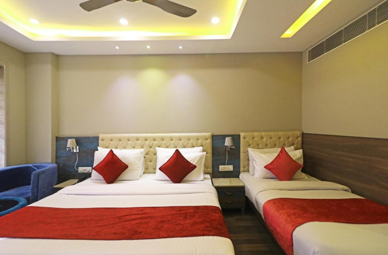 The Ivy Grand Hotel In City Centre With Free Secured Parking New Delhi Exteriör bild