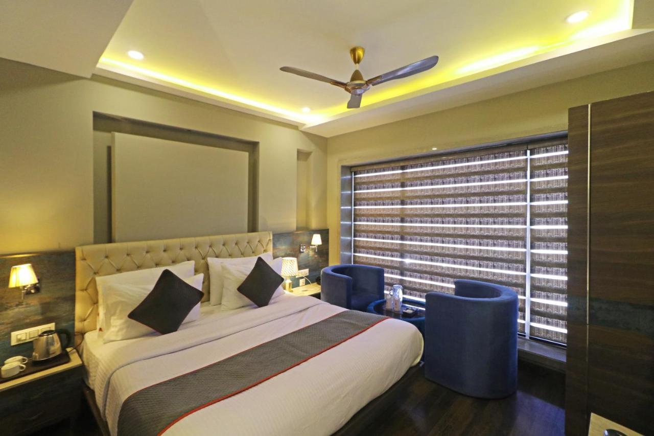 The Ivy Grand Hotel In City Centre With Free Secured Parking New Delhi Exteriör bild