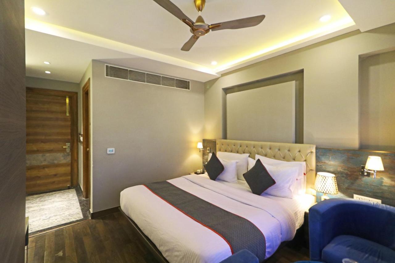 The Ivy Grand Hotel In City Centre With Free Secured Parking New Delhi Exteriör bild