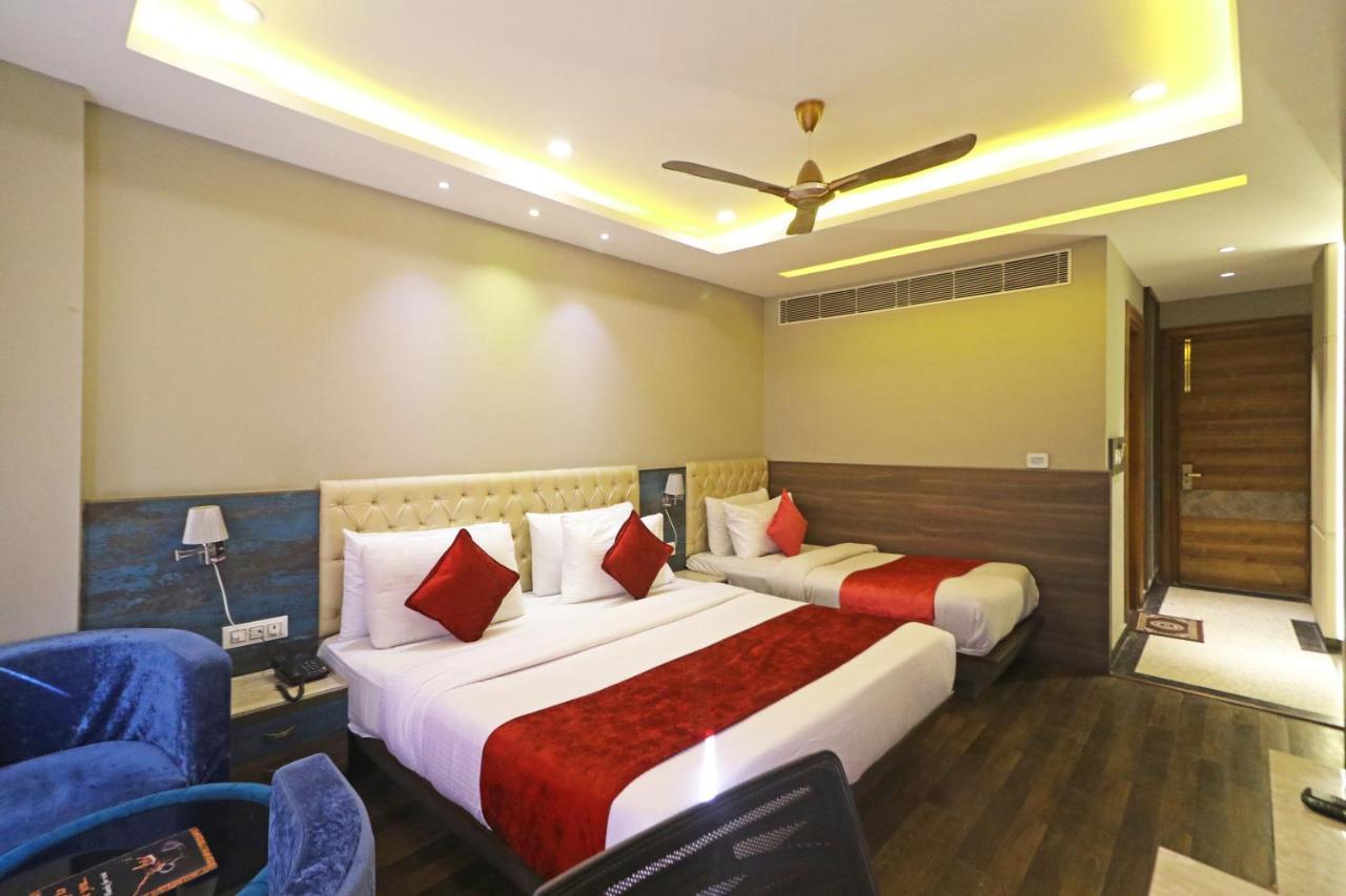 The Ivy Grand Hotel In City Centre With Free Secured Parking New Delhi Exteriör bild
