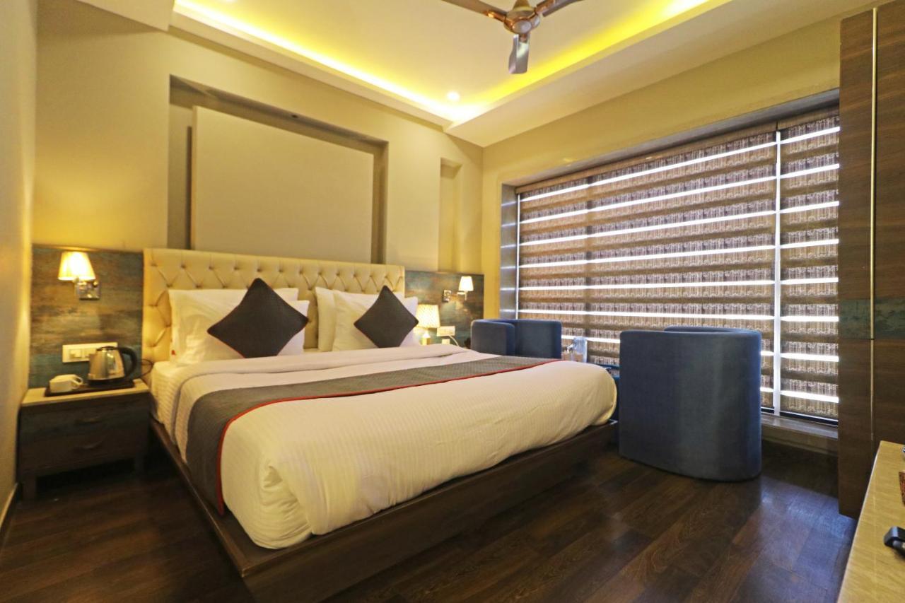 The Ivy Grand Hotel In City Centre With Free Secured Parking New Delhi Exteriör bild