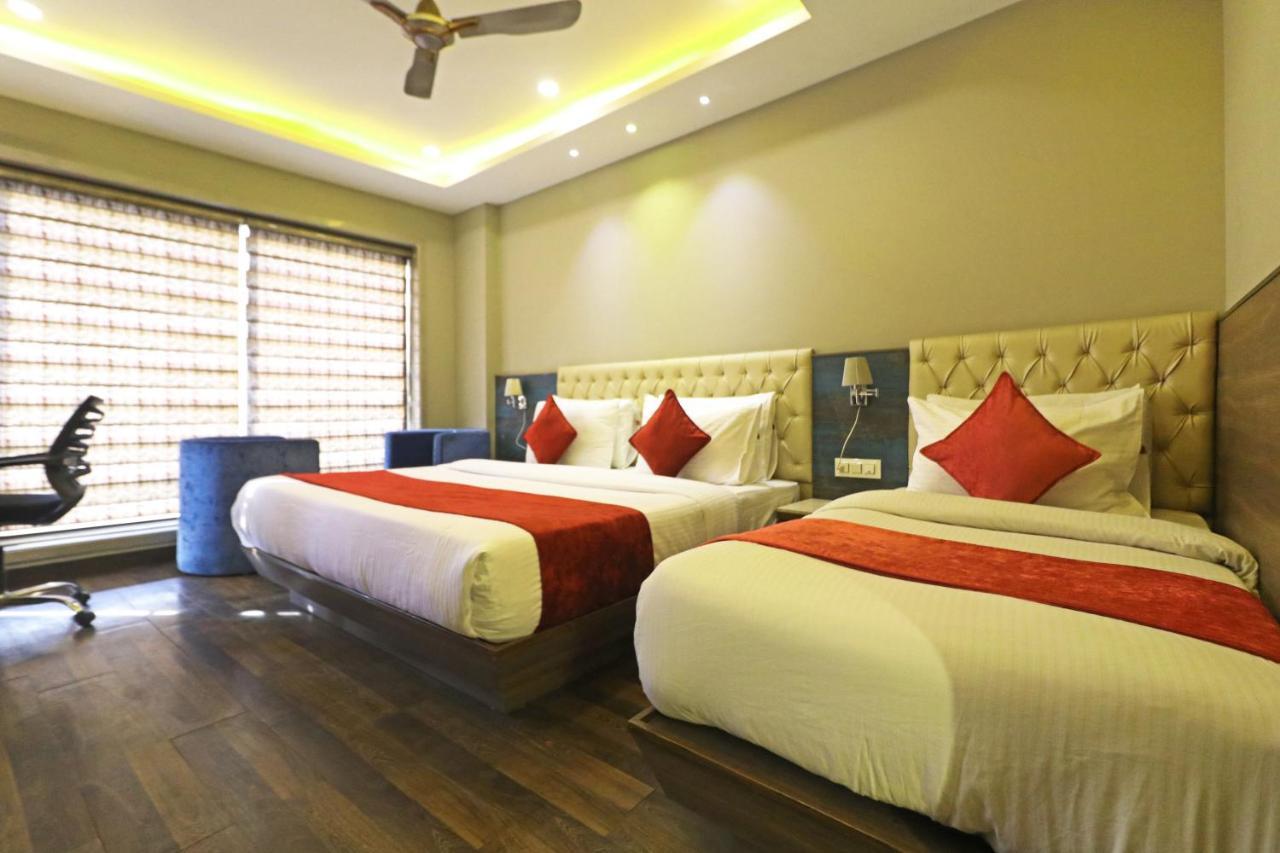 The Ivy Grand Hotel In City Centre With Free Secured Parking New Delhi Exteriör bild
