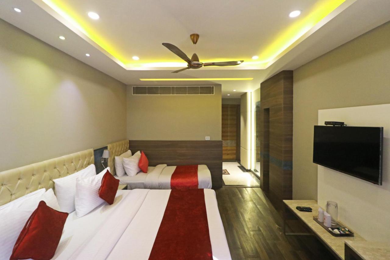 The Ivy Grand Hotel In City Centre With Free Secured Parking New Delhi Exteriör bild